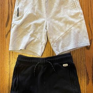 2 pairs of sweat shorts